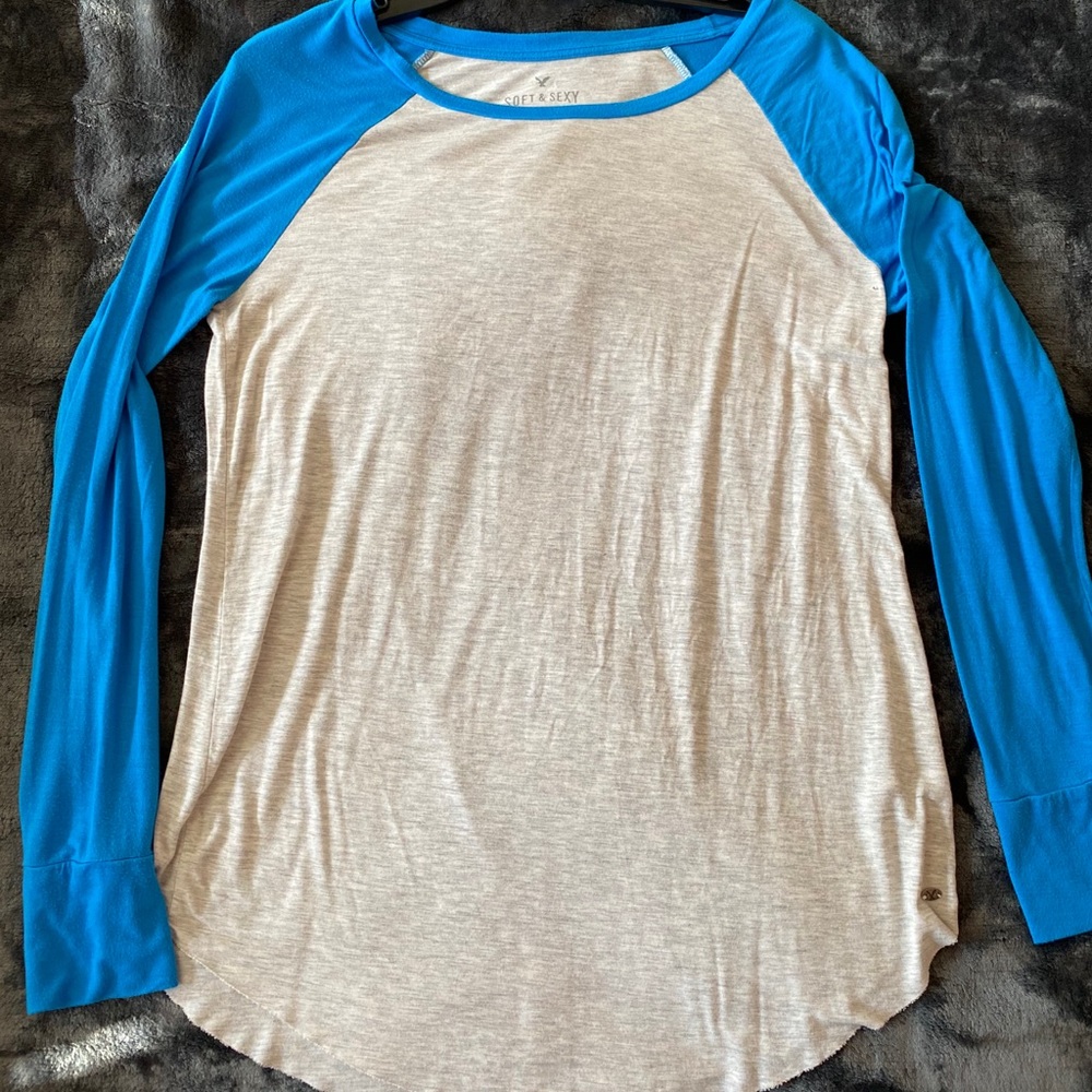 American Eagle soft shirt